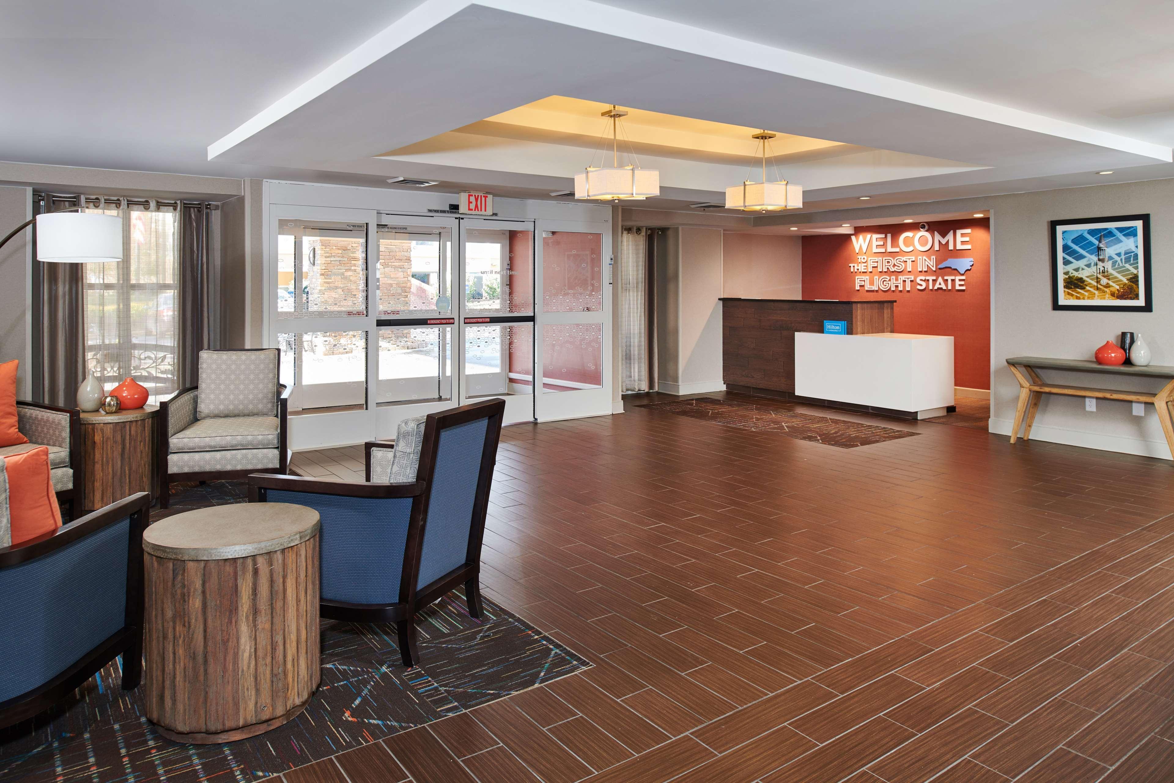 Hampton Inn & Suites Chapel Hill/Durham Esterno foto