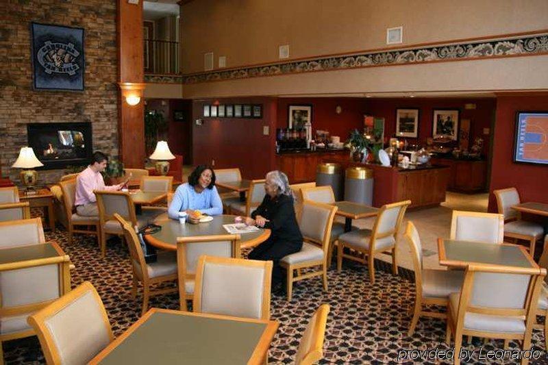 Hampton Inn & Suites Chapel Hill/Durham Ristorante foto