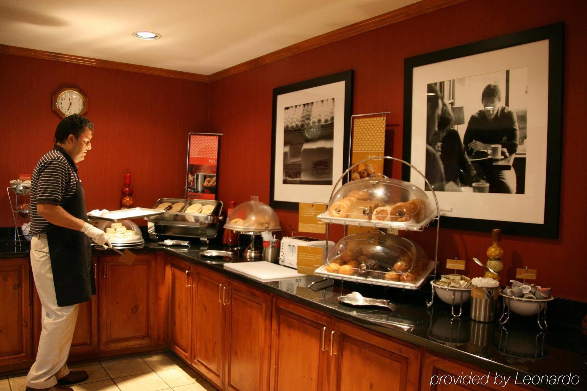 Hampton Inn & Suites Chapel Hill/Durham Ristorante foto