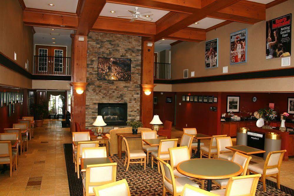 Hampton Inn & Suites Chapel Hill/Durham Ristorante foto